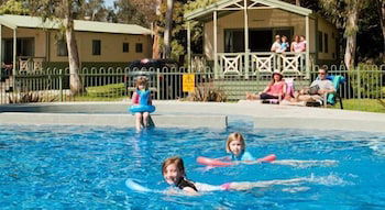 Crystal Brook Tourist Park - Hotel Accommodation 6