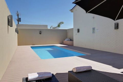 Arabella On West Apartments - Hotel Accommodation 0