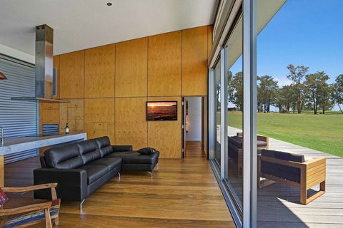 The Longhouse Suite 2 - Hotel Accommodation 6