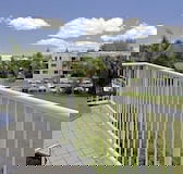 Main Beach Apartments - Hotel Accommodation