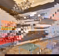 Indulge Apartments - Eighth Street - Hotel Accommodation