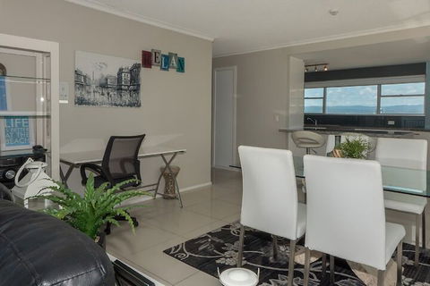 Pacific Plaza Apartments - Hotel Accommodation 7