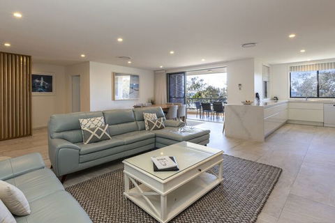 Bay Royal Apartments - Hotel Accommodation 6