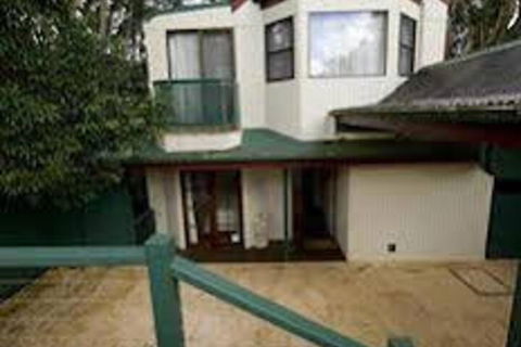 Montville Attic - Hotel Accommodation 0