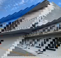 Hello Adelaide Motel and Apartments - Hotel Accommodation