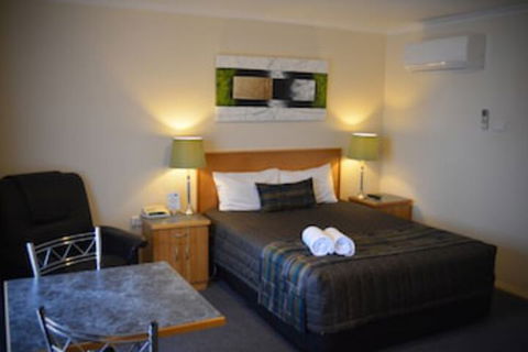 Arkana Motor Inn & Terrace Apartments - Hotel Accommodation 0