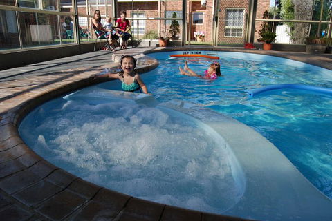 Arkana Motor Inn & Terrace Apartments - Hotel Accommodation 3