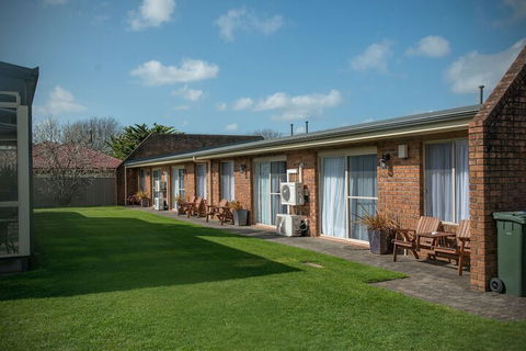 Arkana Motor Inn & Terrace Apartments - Hotel Accommodation 2