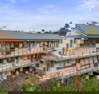 96 on Arthur Apartments - Hotel Accommodation