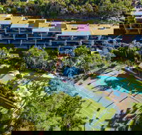 The Oasis Apartments and Treetop Houses - Hotel Accommodation