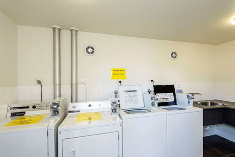 Coral Sands Motel - Hotel Accommodation 6