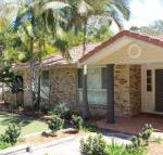 FRANGIPANI BEACH HOUSE PET FRIENDLY 22 Belbourie Cres Boomerang Beach