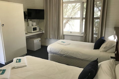 Walpole Hotel Motel - Hotel Accommodation 5