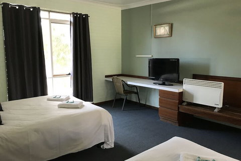 Walpole Hotel Motel - Hotel Accommodation 2