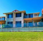 Dolphins 2 7 Commodore Crescent - Hotel Accommodation