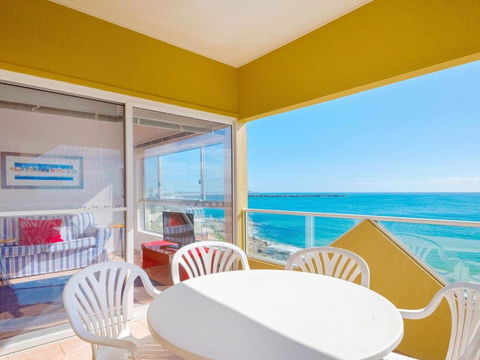 Avalon 4 Right Across The Road From Convent Beach Uninterrupted Views - Hotel Accommodation 4