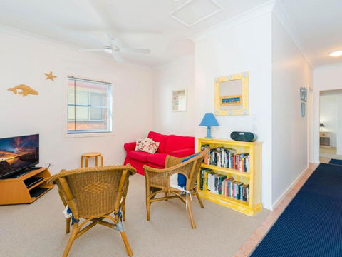 Avalon 4 Right Across The Road From Convent Beach Uninterrupted Views - Hotel Accommodation 6