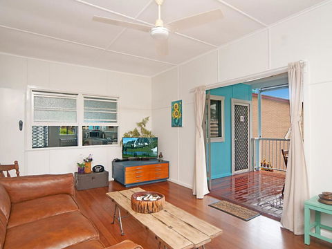 The Blue House Flat Walk To River & Beach - Hotel Accommodation 5