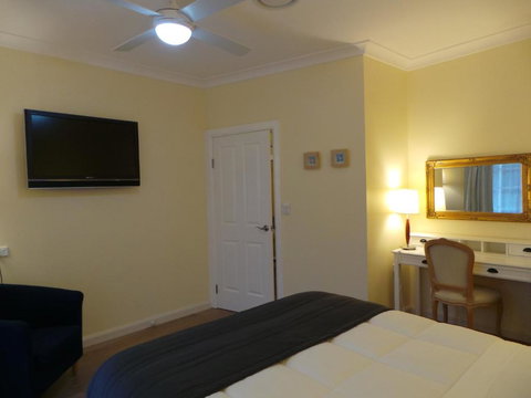 Colins Garden - Hotel Accommodation 3