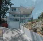 Spectacular Bilgola Beachhouse - Hotel Accommodation