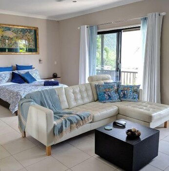 Kingfisher SeaViews - Hotel Accommodation 5