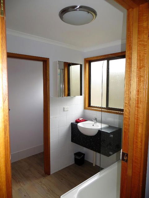 Orford Prosser Holiday Units - Hotel Accommodation 3