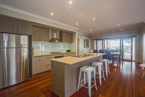 Nautical Rise Torquay - Hotel Accommodation 2