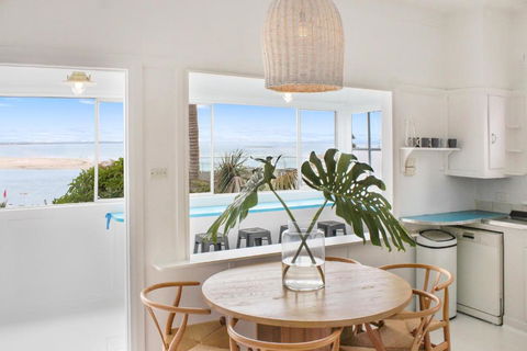 Sail On In Boatshed - Hotel Accommodation 5