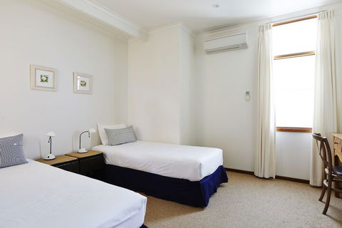 Bay Beach House - Hotel Accommodation 2