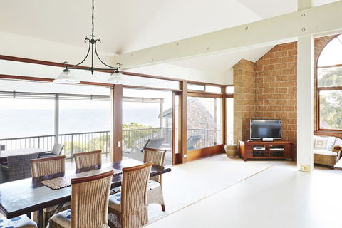 Bay Beach House - Hotel Accommodation 3