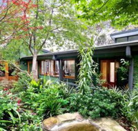 The Black Cockatoo Secret Garden Mountains Home - Hotel Accommodation