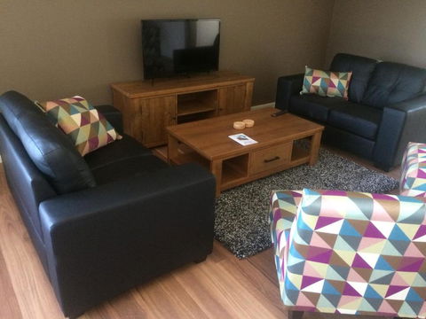 Costa Park Cottage Ena Armidale - Hotel Accommodation 5