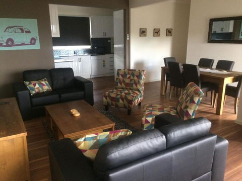 Costa Park Cottage Ena Armidale - Hotel Accommodation 6