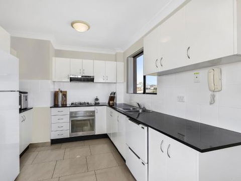 McGirr Penthouse Apartment - Hotel Accommodation 2