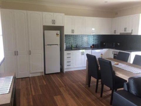 Costa Park Cottage Dio Armidale - Hotel Accommodation 6