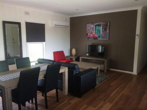 Costa Park Cottage Dio Armidale - Hotel Accommodation 4