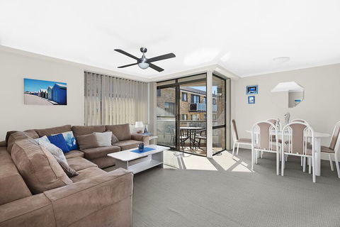 Golden Sands Apartment 10 - Hotel Accommodation 3
