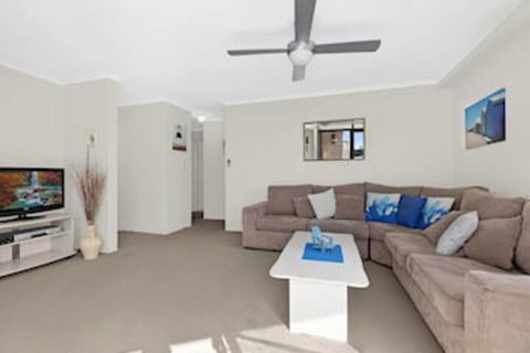 Golden Sands Apartment 10 - Hotel Accommodation 0