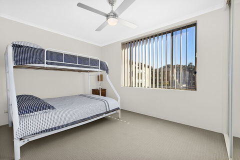 Golden Sands Apartment 10 - Hotel Accommodation 4