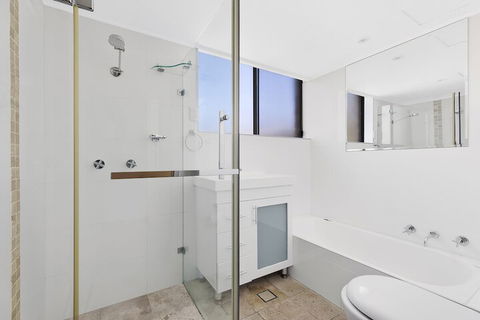 Golden Sands Apartment 10 - Hotel Accommodation 2