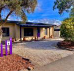 The Purple Door on Seaview - Hotel Accommodation
