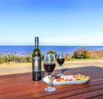 High Tide Wallaroo Beachfront Property Pet Friendly - Hotel Accommodation
