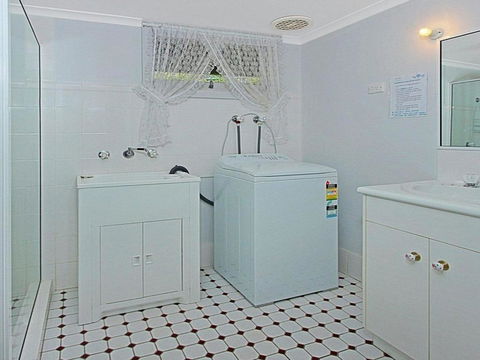 Sealark Views Of The Bay - Hotel Accommodation 6