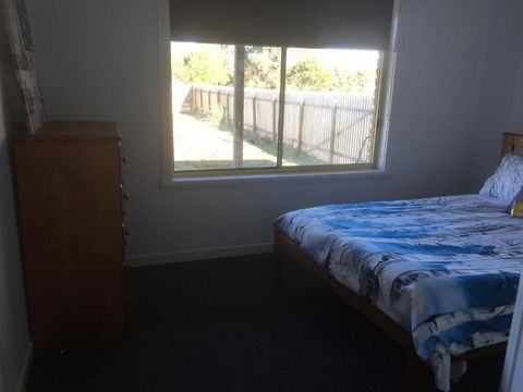 At HOME On HOLMES - Hotel Accommodation 3