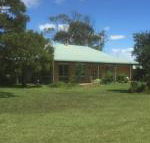 At HOME on HOLMES - Hotel Accommodation