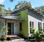 24 Esprit Drive Beach home with open plan living  walking distance to beach - Hotel Accommodation