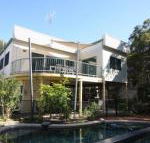 20 Orania Court Spacious home with swimming pool - Hotel Accommodation
