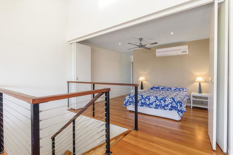 Unit 5 Rainbow Surf Modern Double Storey Townhouse With Large Shared Pool Close To Beach & Shop - Hotel Accommodation 5