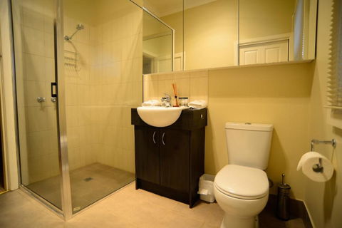 The Californian - Hotel Accommodation 3