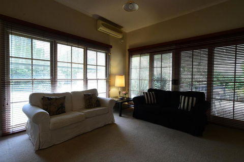 The Californian - Hotel Accommodation 4